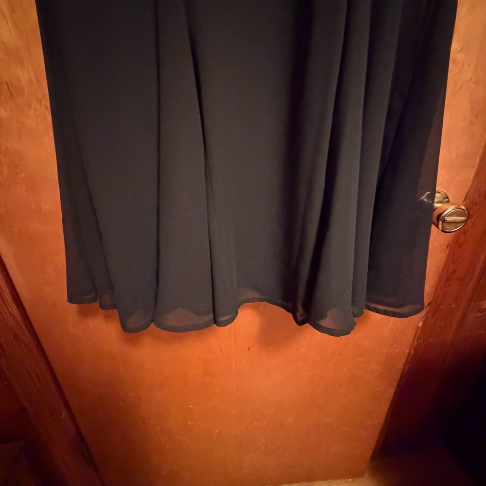 Flowing Black Maxi Skirt with Elastic Waist Vintage skirt - Picture 2 of 9